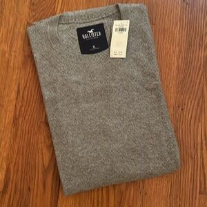 Hollister Men's Heather Gray Crewneck Sweater